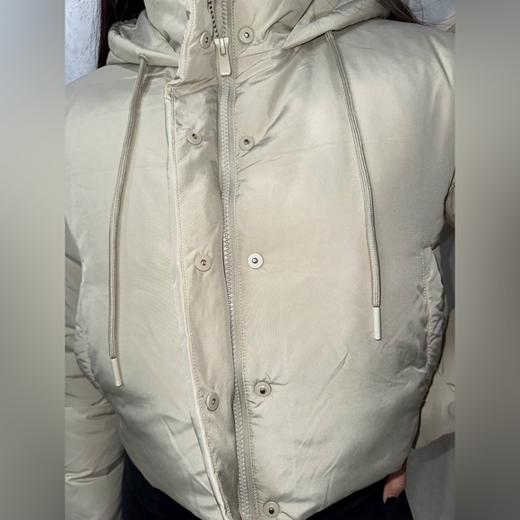 Cropped Puffer Jacket - Picture 3 of 6